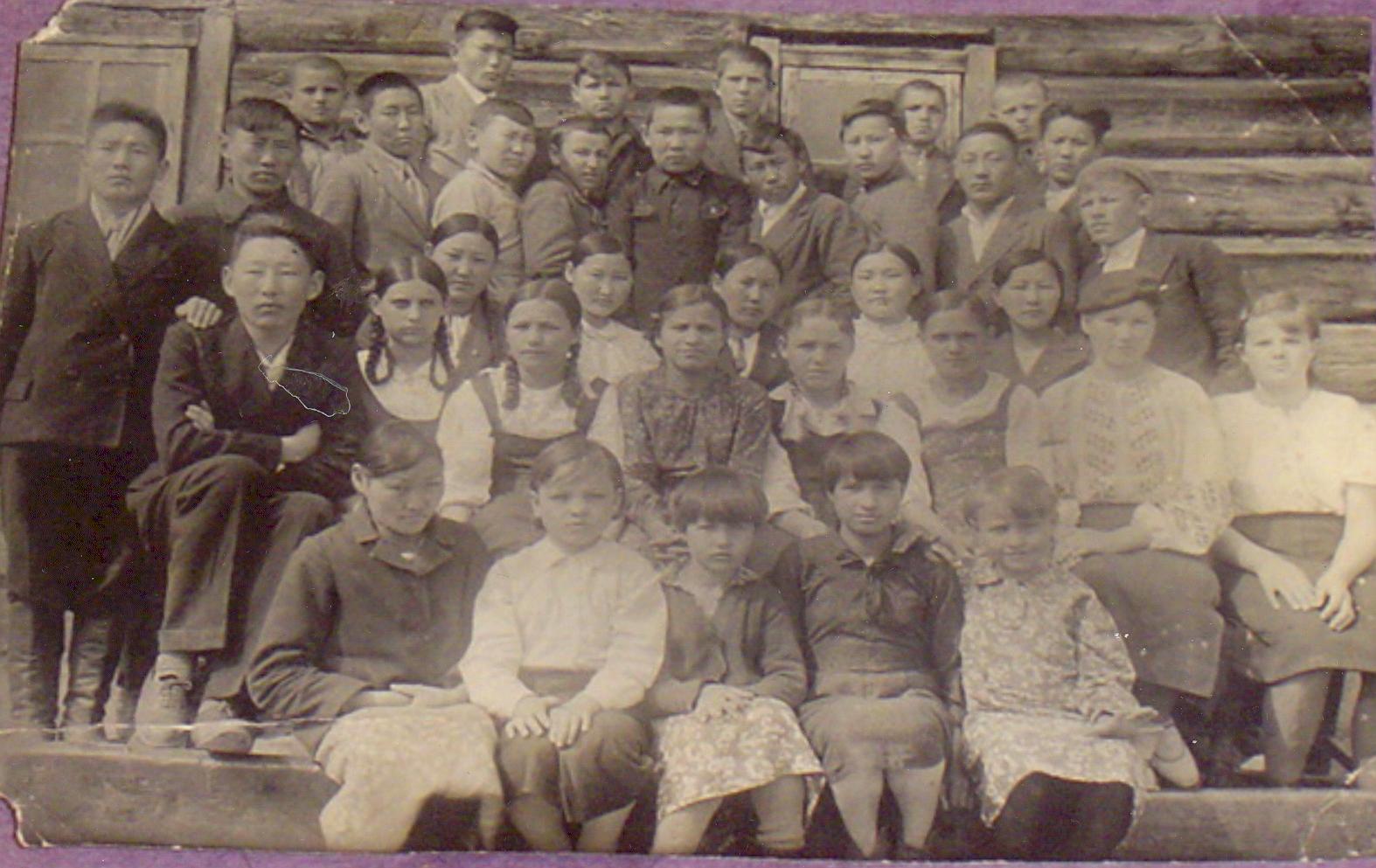 Воспитанники интерната Покровской средней школы, 1939 г.